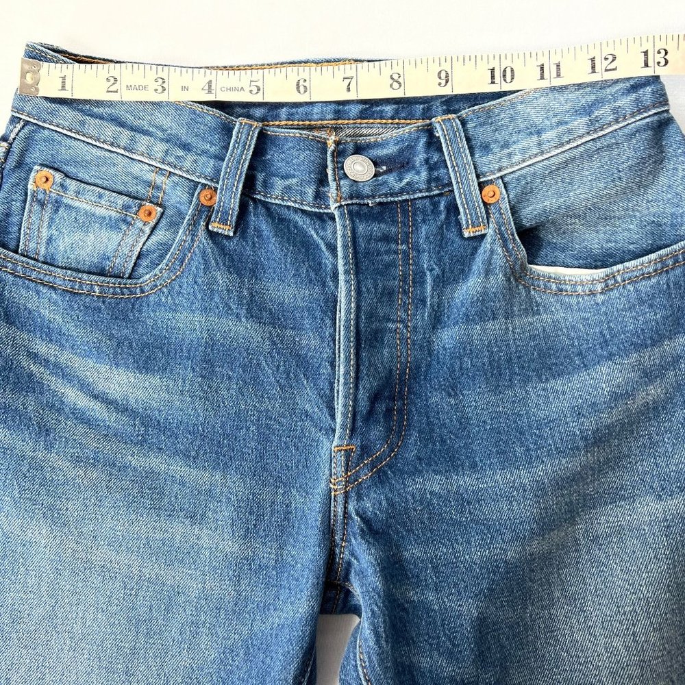 Levi's 501 Skinny Jeans Wear & Tear Wash Distressed Size 24 x 32 - Picture 11 of 15